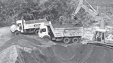 கட்டுமானத் தொழிலை மீட்டெடுக்க செயற்கை மணல் குவாரிகள்: அரசு கவனம் செலுத்துமா?