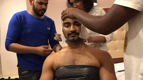 'பல மணி நேரம் சிலை போல உட்கார்ந்திருந்தேன்!' பூமராங்க் படத்திற்காக அதர்வாவின் புதிய அவதாரம்!