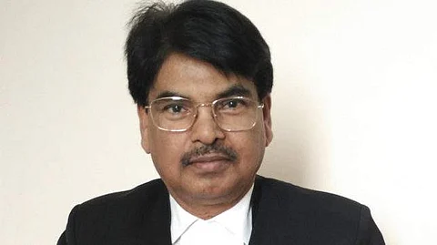 உச்ச நீதிமன்ற தலைமை நீதிபதியை எதிர்த்தால் தொழில் செய்ய முடியாது: எம்.பிக்களுக்கு பார் கவுன்சில் எச்சரிக்கை!