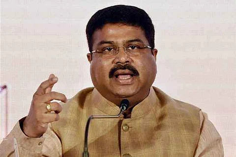 தமிழகத்தில் 5 இடங்களில் பெட்ரோலிய எண்ணெய் மண்டலங்கள் அமைக்க பரிந்துரை: மத்திய அமைச்சர் தகவல்!