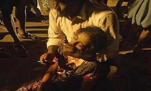 வாகன சோதனையின் போது உயிரிழந்த கர்ப்பிணி உஷாவின் உடலை வாங்க உறவினர்கள் மறுப்பு