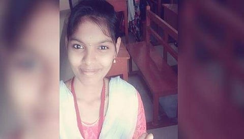 வஞ்சத்திற்காகத் தூக்கப்பட்ட கத்தி: அநியாயமாகப் பிரிந்த மாணவி அஸ்வினியின் உயிர்!