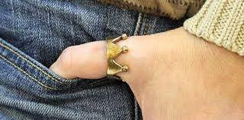 கட்டை விரலில் மோதிரம் அணிந்து கொள்வது சரியா தவறா?