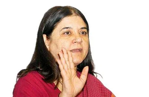 என்.ஆர்.ஐ திருமணங்களை 48 மணி நேரத்தில் பதிவு செய்யாவிட்டால் பாஸ்போர்ட் முடக்கம்: மேனகா காந்தி