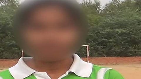 பெண்கள் ஜீன்ஸ், மொபைல் பயன்படுத்த ஹரியாணா கிராமம் தடை!