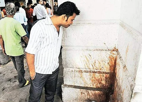 தமிழ்நாடு புகைப்பிடித்தலையும் எச்சில் உமிழ்வதையும் தடை செய்தல் சட்டம், 2002
