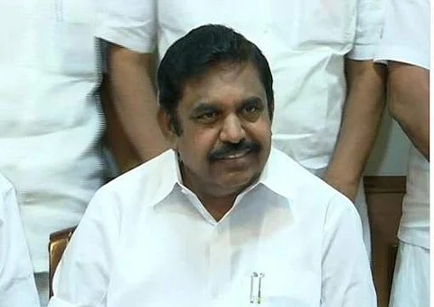 சமபந்தி விழாவில் முதல்வர், துணை முதல்வர்; ராக்கி கயிறு கட்டிய தமிழிசை!