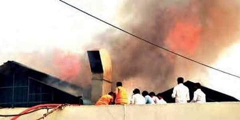 திருப்பதி கோயில் லட்டு தயாரிப்பு கிடங்கில் தீ விபத்து