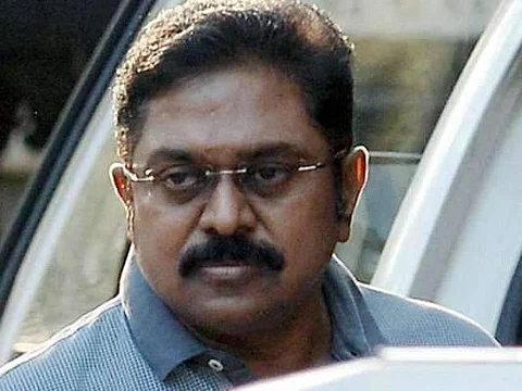 சபரிமலை படிக்கட்டு போன்ற 18 எம்.எல்.ஏ.க்கள்: டி.டி.வி. தினகரன் கருத்து