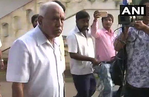 கர்நாடகாவில் வாக்குப்பதிவு தொடங்கியது: பாஜக முதல்வர் வேட்பாளர் எடியூரப்பா வாக்களிப்பு