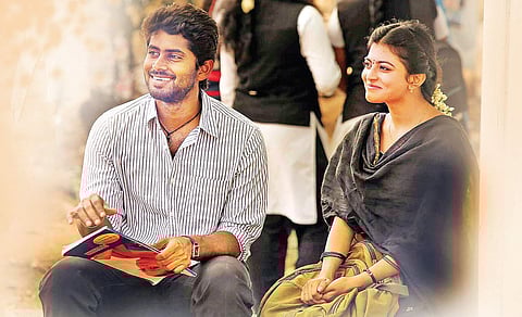 இது முழுமையான ஒரு மக்களிசைப் பாடல்! பரியேறும் பெருமாள் படத்தின் இரண்டாவது பாடலுக்குக் கிடைத்த பாராட்டு! (விடியோ)