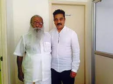 நெருப்பு பறக்க எழுதிய மெர்க்குரிப் பூ அவர்: பாலகுமாரனுக்கு நடிகர் கமல் புகழாரம்