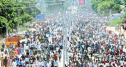 ஸ்டெர்லைட் ஆலைக்கு எதிரான போராட்டத்தில் பங்கேற்றவர்கள்.