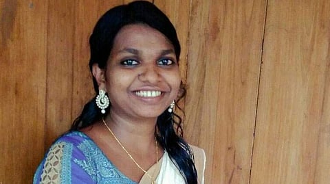 முகநூலை திருமண சேவைத்தளமாக மாற்றிய கேரளத்துப் பெண்
