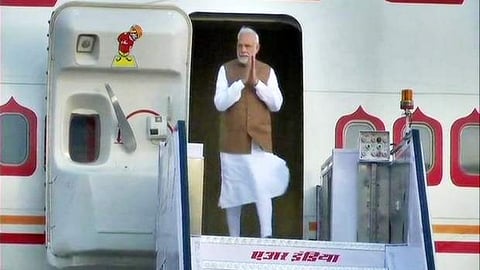 ஆசியான் நாடுகள் சந்திப்பு: தாயகம் திரும்பினார் பிரதமர் மோடி