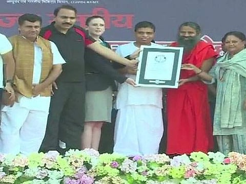 உலக சாதனை படைத்தது பாபா ராம்தேவ் தலைமையிலான 2 லட்சம் பேர் கலந்துகொண்ட யோகா நிகழ்ச்சி!