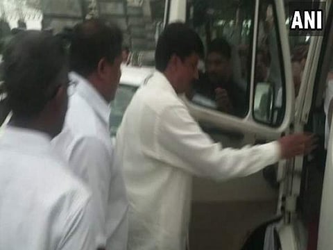 அமைச்சர் உள்ளிட்ட 7 எம்எல்ஏ-க்கள் சித்தராமையாவுடன் 'திடீர்' சந்திப்பு