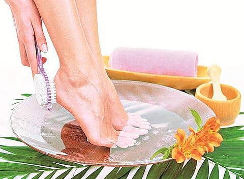 பித்த வெடிப்பு நீங்கி அழகான பாதங்கள் பெற!