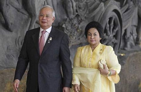 நஜீப் ரஸாக்குடன் ரோஸ்மா மன்úஸார் (கோப்புப் படம்).