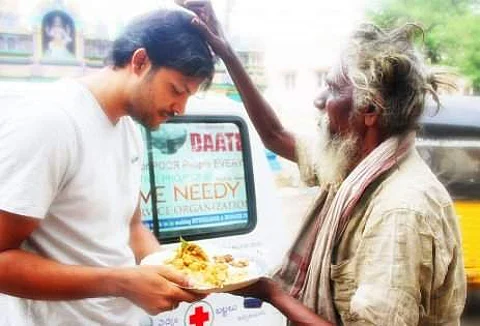 நல்லது செய்றவங்க ஹீரோன்னா, இந்த இளைஞர் ஒரு ரியல் ஹீரோ தான்!