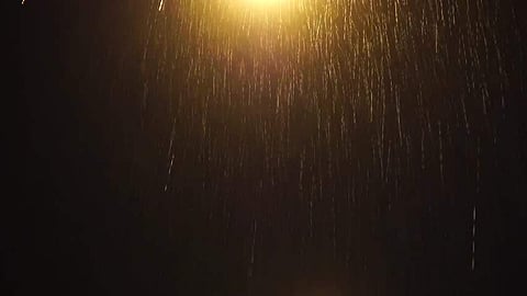 மழை இரவு