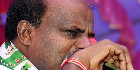 குமாரசாமியின் கண்ணீர் அரசியலுக்கு உதவுமா? என்ன சொல்கிறார்கள் நிபுணர்கள்??