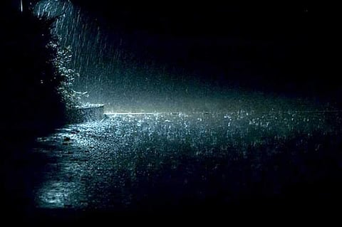 மழை இரவு