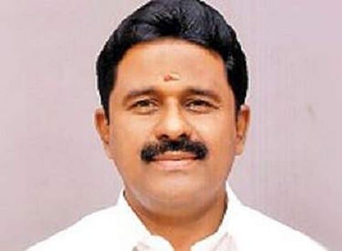 தமிழகத்துக்கான மண்ணெண்ணெய் அளவை மத்திய அரசு குறைப்பு - அமைச்சர் காமராஜ்