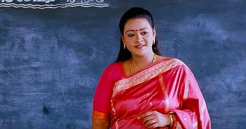 மீண்டும் ஷகீலா: நடிகை ஷகீலாவின் பயோபிக் படத்தின் முதல் போஸ்டர் வெளியீடு