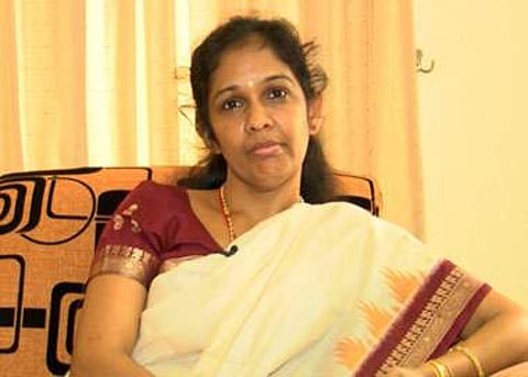 விடுதலைப்புலிகள் அமைப்புக்கு ஆதரவாகப் பேசிய இலங்கை பெண் அமைச்சர் ராஜிநாமா