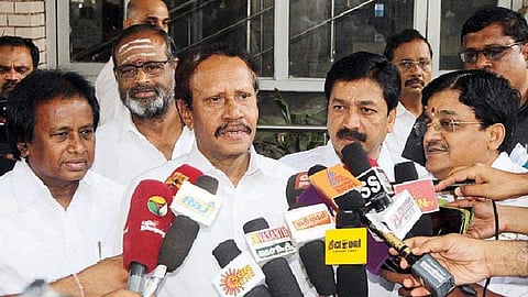 மு. தம்பிதுரை.