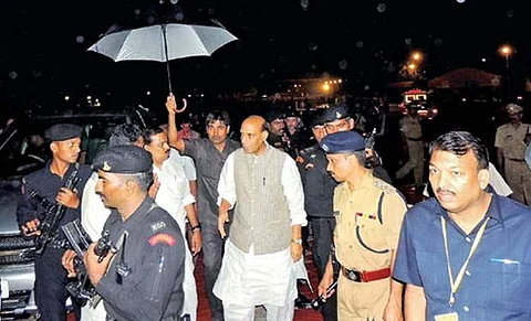 கேரளாவில் மழை வெள்ளத்தினால் பாதிக்கப்பட்ட பகுதிகளில் மத்திய உள்துறை அமைச்சர் ராஜ்நாத் சிங் ஆய்வு