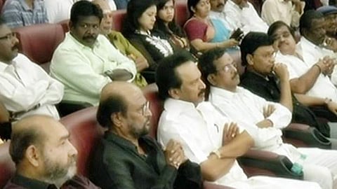 அரசியலில் என்னுடன் நட்புகொள், இல்லையென்றால் எதிர்கொள்: நினைவேந்தலில் நடிகர் ரஜினிகாந்த்