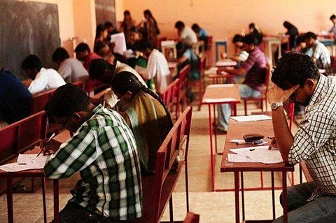 80 இடங்களுக்கு 8000 பேர் விண்ணப்பம்: தேர்வெழுதிய அத்தனை பேரும் தோல்வியடைந்த விநோதம்