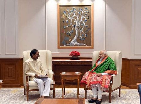 பிரதமர் மோடியுடன் தெலங்கானா முதல்வர் சந்திரசேகர் ராவ் திடீர் சந்திப்பு
