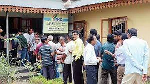 அஸ்ஸாம் தேசிய குடிமக்கள் பதிவேட்டில் மறு வாய்ப்பு: சாதக பாதகங்கள் குறித்து அறிக்கை தர உத்தரவு