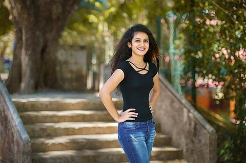 புருவ அழகி ப்ரியா வாரியர் ஒரு விளம்பரப் படத்தில் நடிக்க வாங்கிய சம்பளம் எவ்வளவு தெரியுமா?