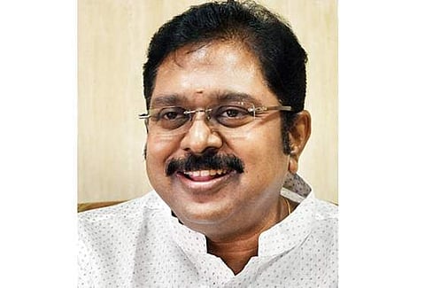 பதவி நாற்காலியைக் கெட்டியாக பிடித்துக் கொள்வதில் மட்டுமே கவனம்: முதல்வர் மீது தினகரன் சாடல்