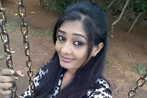சின்னத்திரை உதவி இயக்குநர் தீக்குளித்து தற்கொலை!