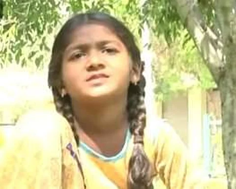 உடலில் வியர்வை வெளியேறுவது போன்று ரத்தம் வெளியேறும் அதிசயம்! தீர்வு காண முடியாது தவிக்கும் மருத்துவர்கள்!