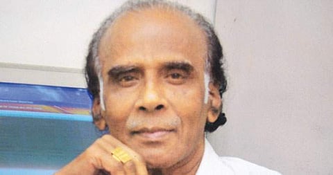 பாடல் எழுதுகையில் அரசியலை ஒதுக்கி வைப்பேன்! - கவிஞர் முத்துலிங்கம்
