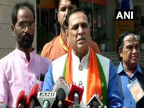 10% சதவீத இட ஒதுக்கீடு குஜராத்தில் நாளை முதல் அமல்: முதல்வர் விஜய் ருபானி அறிவிப்பு