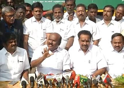 பிளாஸ்டிக்கிடம் விவாகரத்து வாங்கவேண்டியது காலத்தின் கட்டாயம்: அமைச்சர் ஜெயக்குமார்