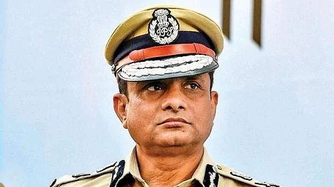 கொல்கத்தா முன்னாள் காவல் ஆணையர் ராஜீவ் குமாா்