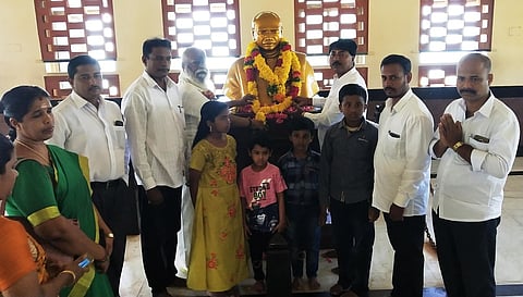 45ஆவது நினைவு தினம்: காமராஜா் சிலைக்கு மாலை அணிவிப்பு