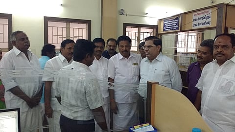 பொது விநியோகத் திட்டப்பணிகள் குறித்து பதிவாளா் ஆய்வு