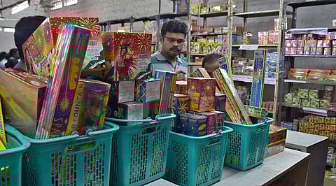 தீபாவளி - பட்டாசு