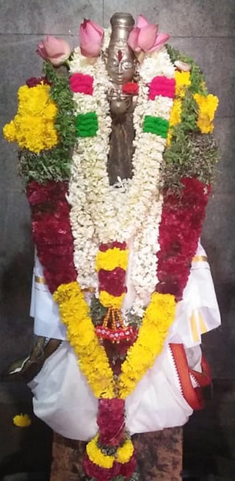 சிறப்பு அலங்காரத்தில் அருள்பாலிக்கும் ஸ்ரீபெருமாள் சுவாமி.