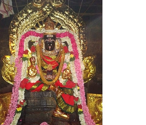 லலிதாம்பாள்