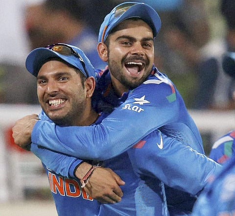 யுவராஜ் சிங் பேச்சைக் கேட்காமல் விக்கெட்டைப் பறிகொடுத்தாரா விராட் கோலி? பாக்., வீரர் தகவல்!